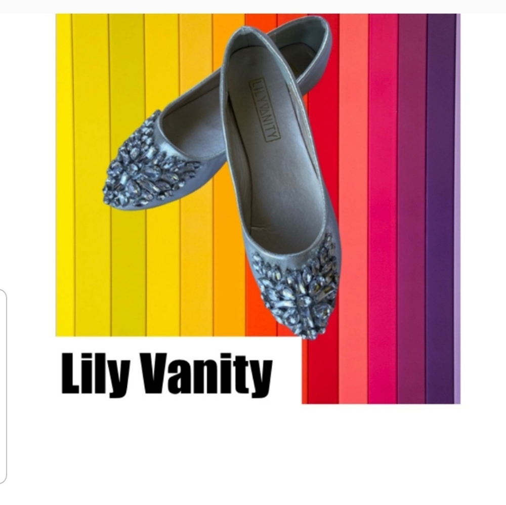 Lily Vanity Silver Metallic Slip on Flats size 39 NWOT